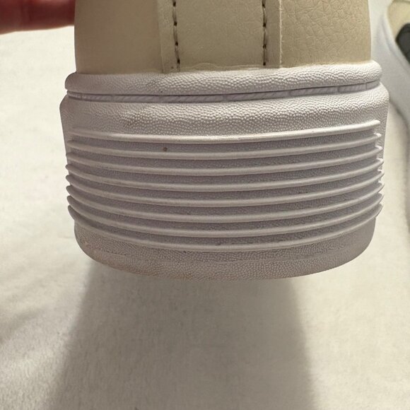 Puma Womens Platforms 390758-08 Beige & Black Sneakers With Lace-Up Closure - Picture 12 of 16